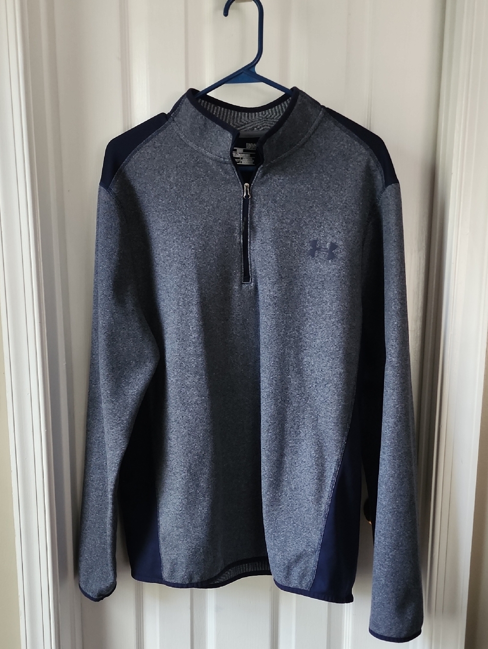 Under Armour Men’s Grey and Navy Quarter-Zip Performance Pullover Sz Large